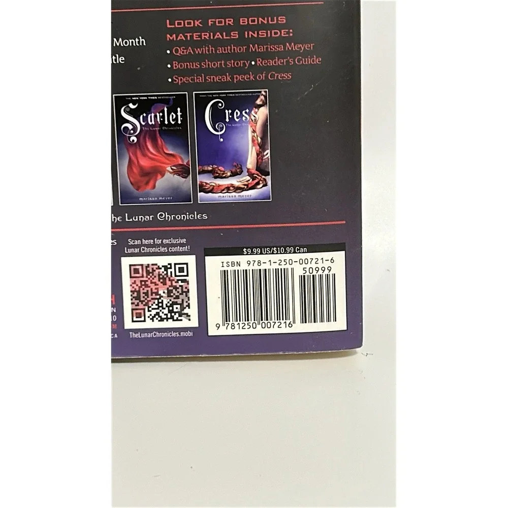 Scarlet: Book Two of the Lunar Chronicles by Marissa Meyer
